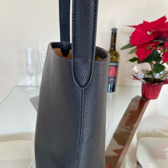 The Row inspired tote similar to the Park N/S tote in Medium. - Picture 4 of 13